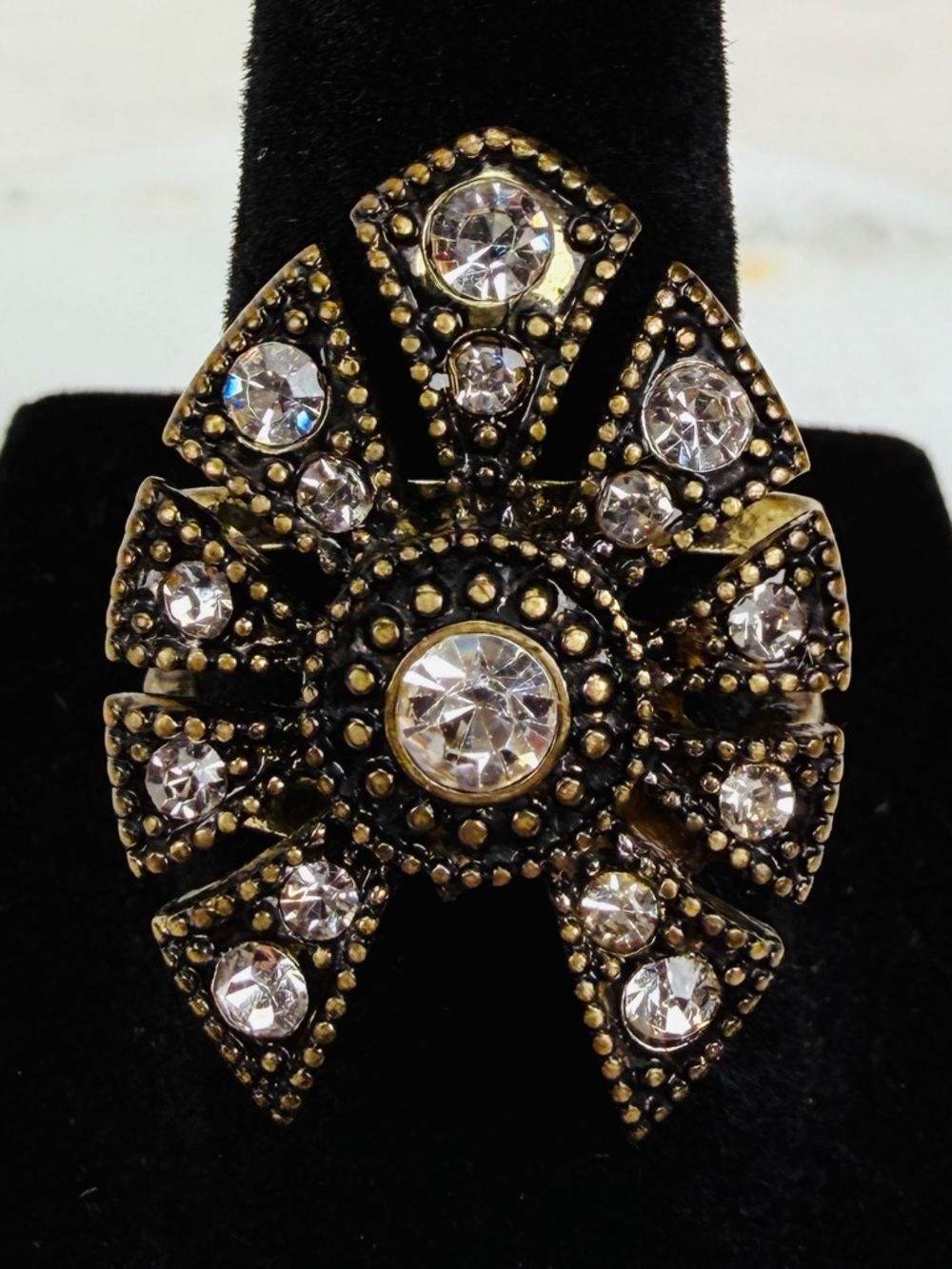 Vintage Aged Goldtone Victorian Bling Texured Flower Statement Ring sz 6.5-7